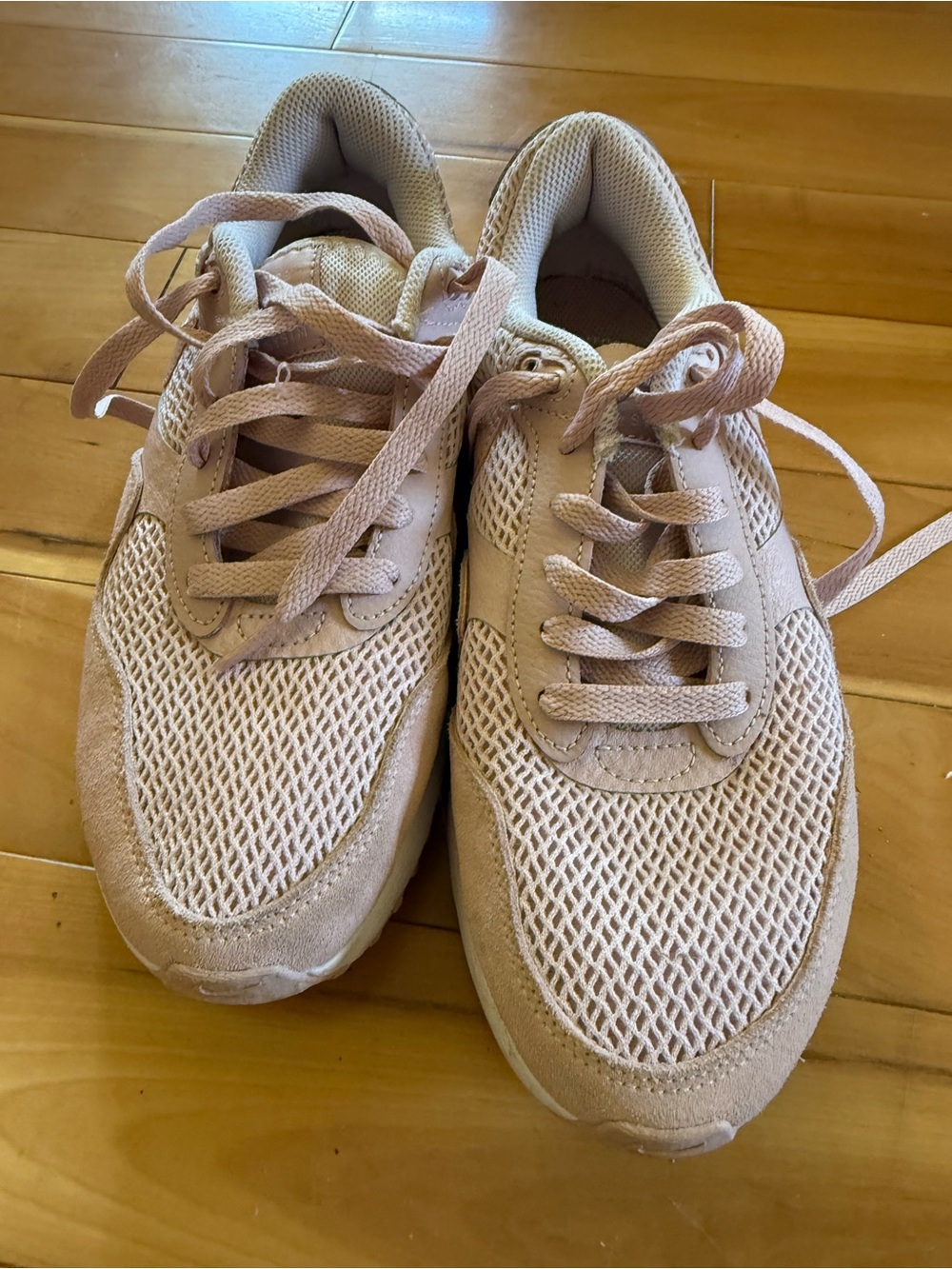 Nike Women's Light Pink Mesh Athletic Sneakers